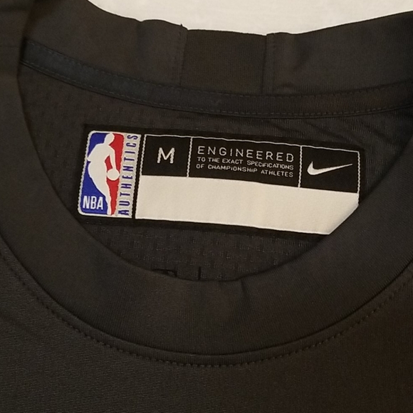 MEDIUM Nike "Pistons" Dri-Fit shirt - Picture 5 of 5